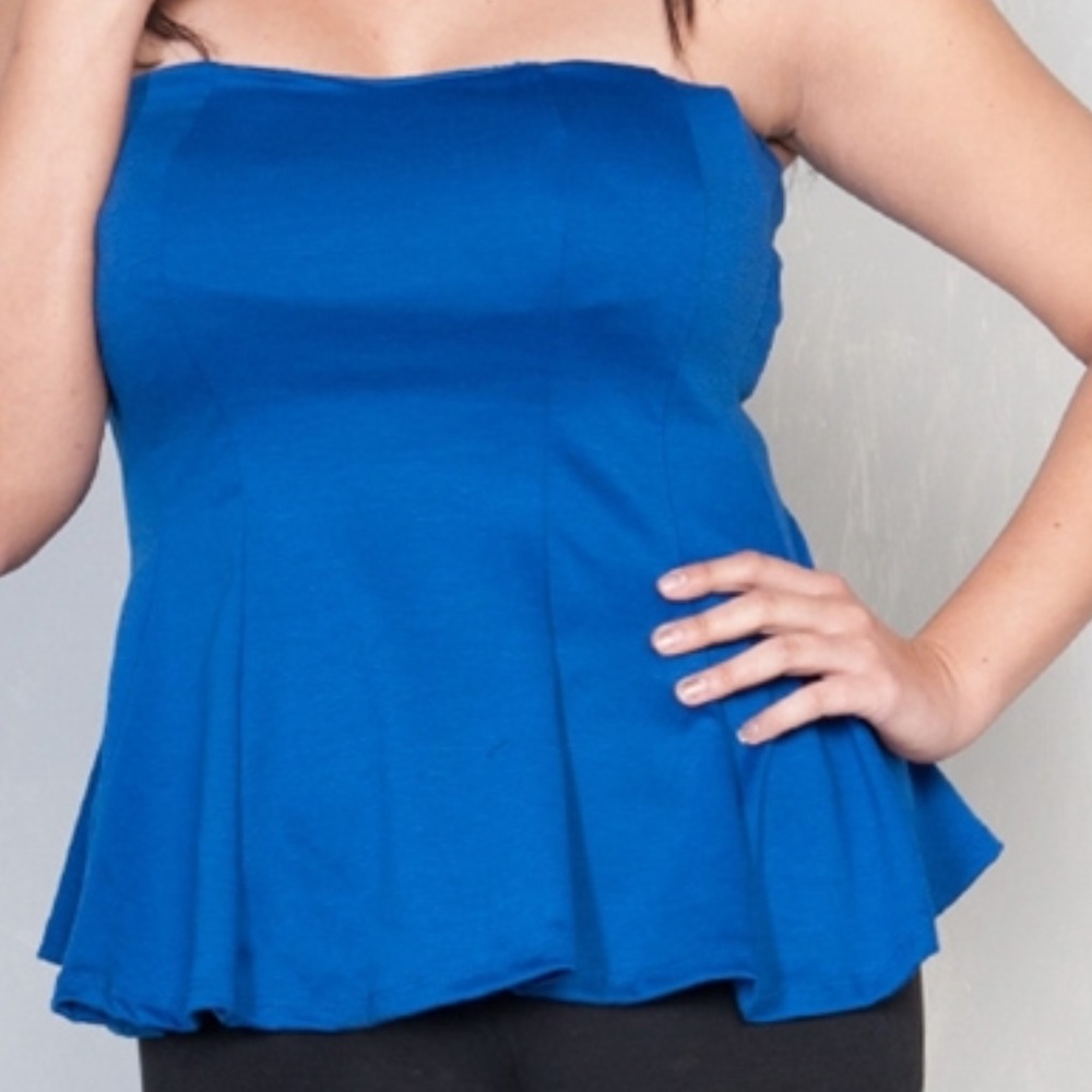 PLUS SIZE STRAPLESS PEPLUM TOP